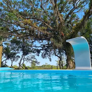 https://stio-com-piscina-hidromassagem-com-acesso-ao-rio-mampituba.santa-catarina-brasil.com